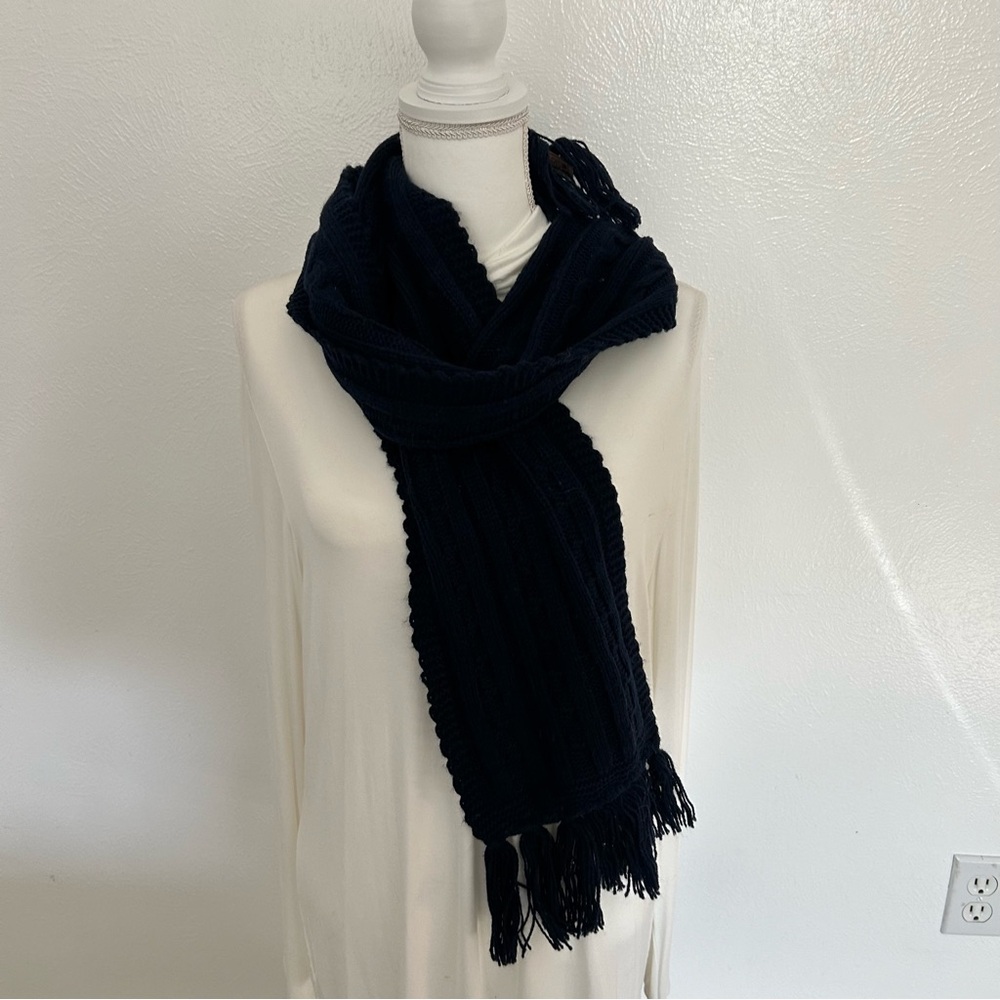 EUC Navy Chunky Knit Cable Scarf Aris by Isatoner 100% Acrylic Wrap 9” x 65"